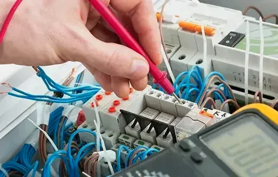 Professional electrician in Highbury